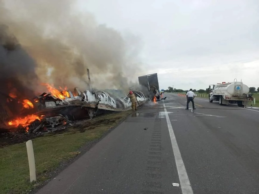 Fallecen 13 personas en choque