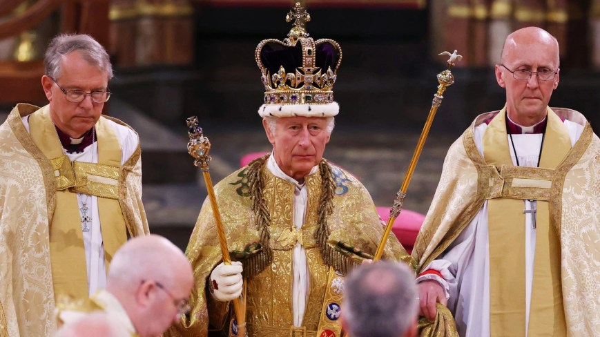 Celebran coronación de Carlos III