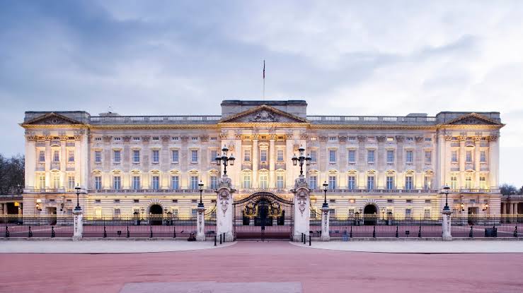 Reportan situación de riesgo en el Palacio de Buckingham