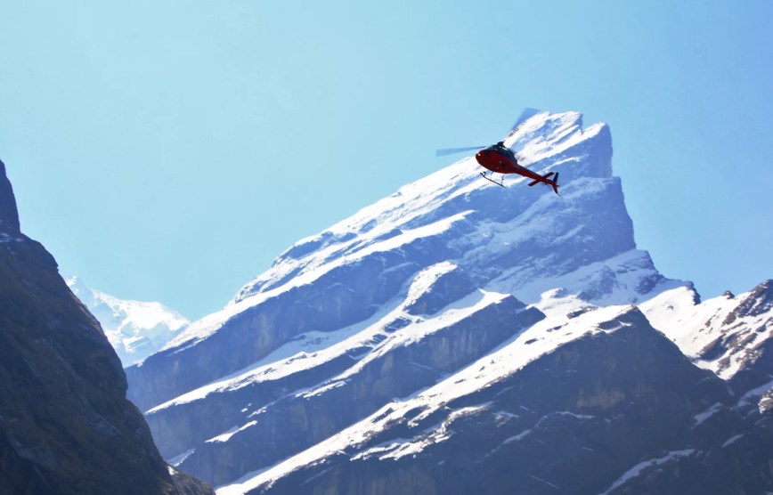 Mueren 5 mexicanos tras accidente en helicóptero en el Monte Everest