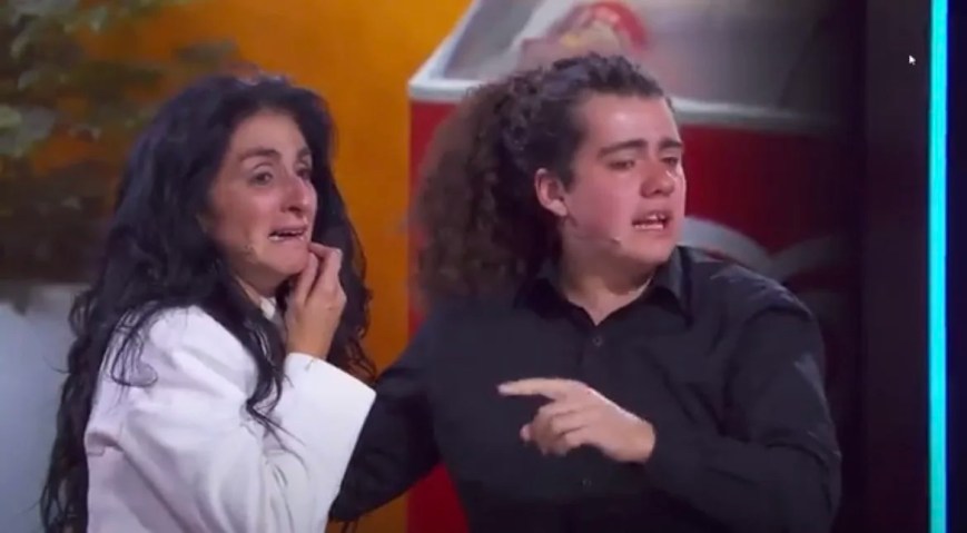 Hijo de Bárbara Torres sale en defensa de su madre