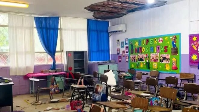 Cuatro niños resultan lesionados tras caer techo de escuela