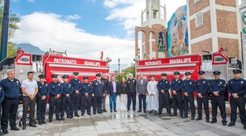 Guadalupe reconoce a sus bombreros