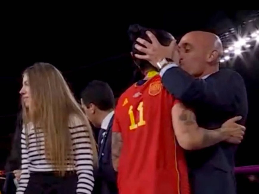 Jennifer Hermoso niega aceptar beso de Luis Rubiales