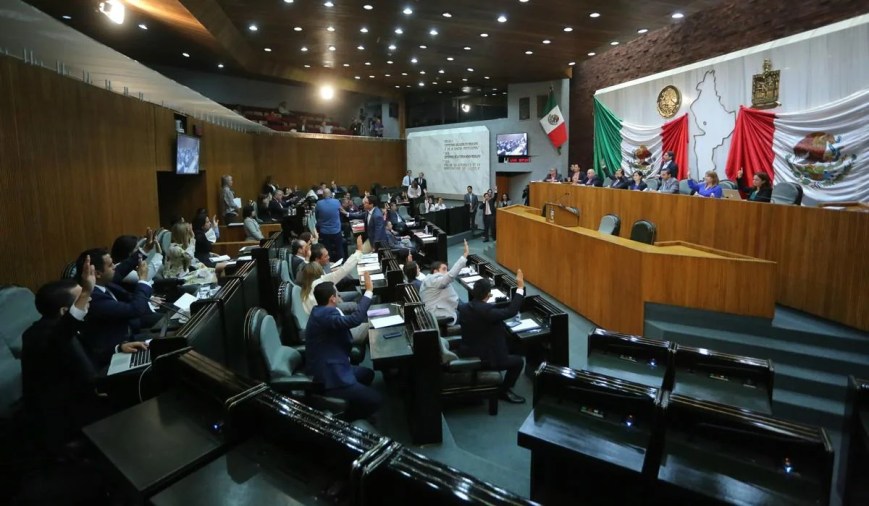 Aprueban en comisiones licencia de Samuel García