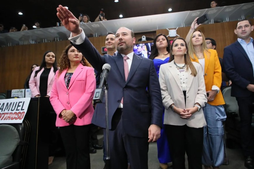 Arturo Salinas rinde protesta como Gobernador Interino de Nuevo León
