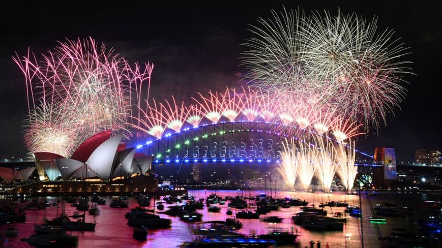 El mundo comienza a recibir el 2024