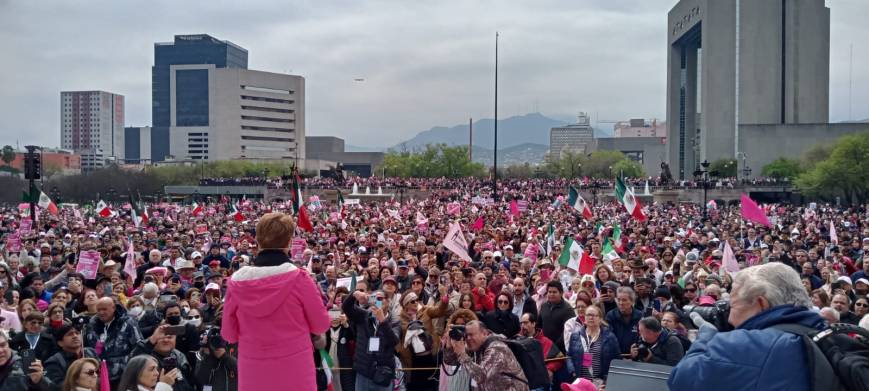 Marcha por la democracia en NL reúne 22 mil personas