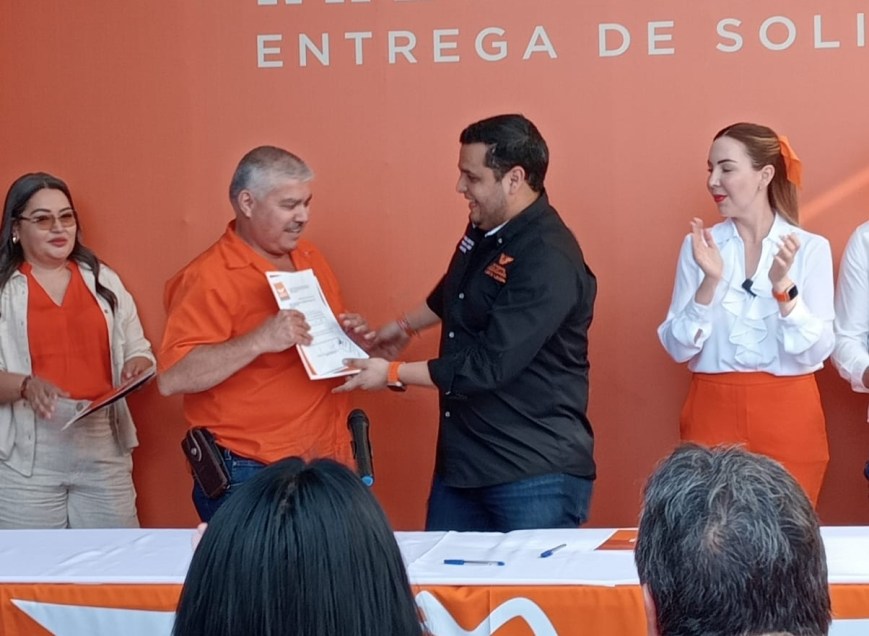 Adolfo Leal busca continuar con ola naranja en Los Aldama