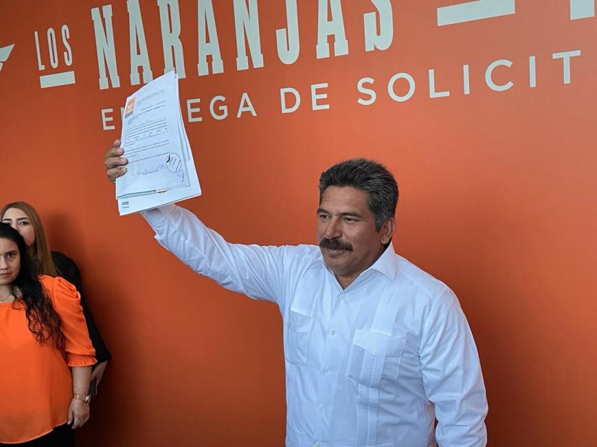 Buscan pintar de naranja a Pesquería con Francisco Esquivel