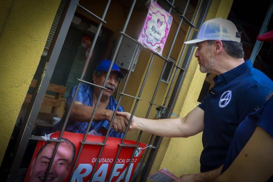 Adrián de la Garza exige elecciones limpias al Estado