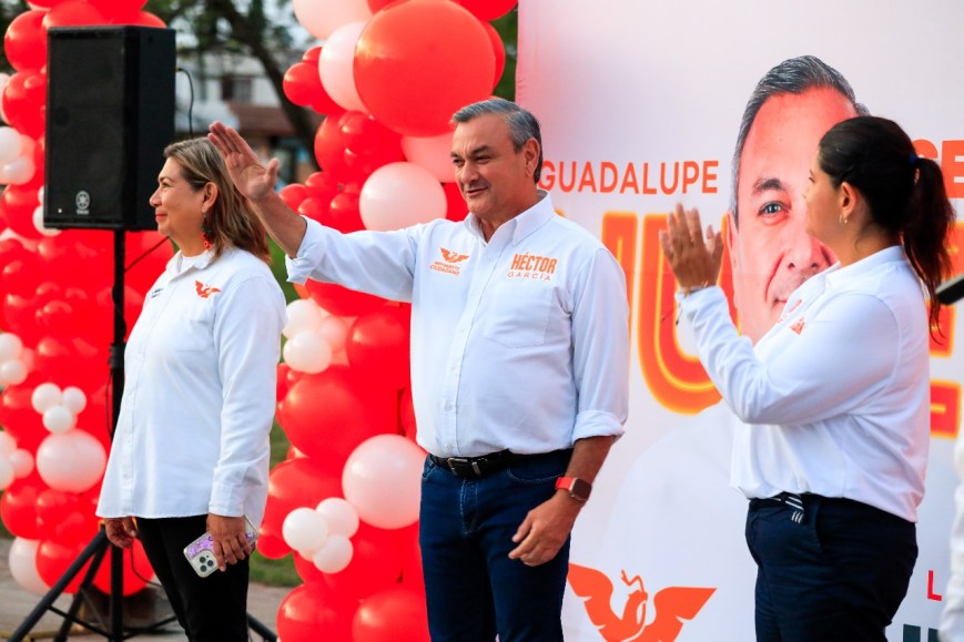 Héctor García va por tres nuevas estaciones de bomberos