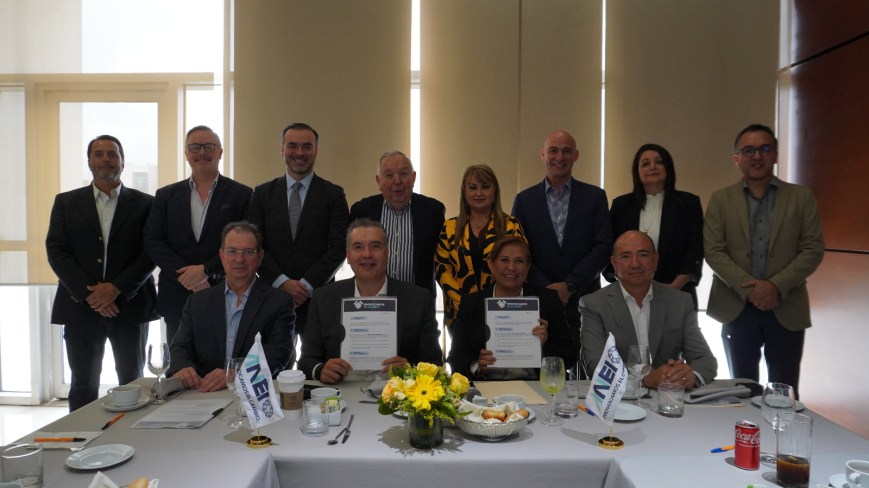 Waldo Fernández y Judith Díaz sostienen reunión con empresarios independientes