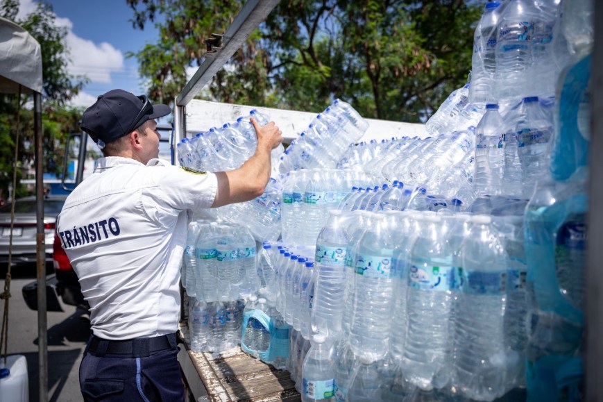 Policías y tránsitos de Guadalupe apoyan a familias afectadas por “Alberto”