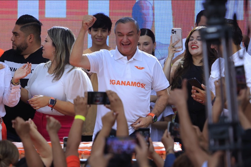 Celebra Héctor García su triunfo en Guadalupe