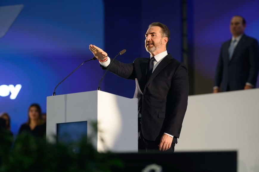 Rinde protesta Adrián de la Garza como alcalde de Monterrey