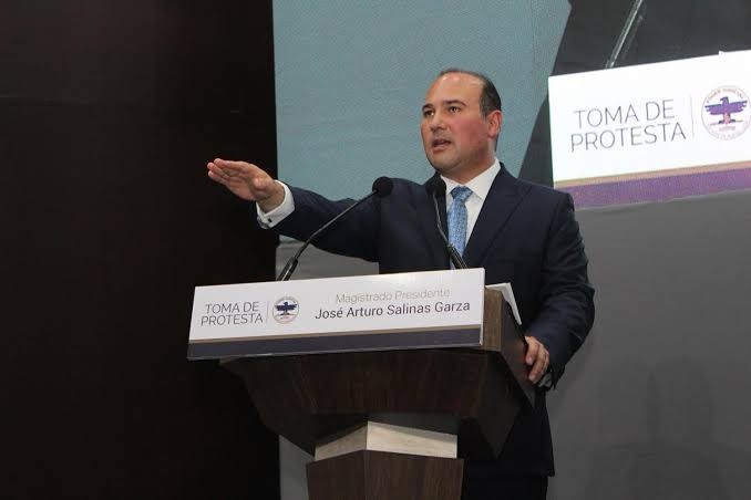 Exigen Colegios de Abogados juicio político contra Arturo Salinas
