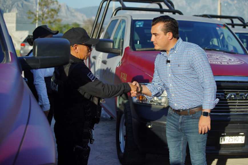 Estrena García 12 nuevas patrullas