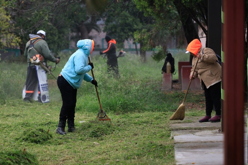 Transforman la colonia Eduardo Caballero con brigada de limpieza