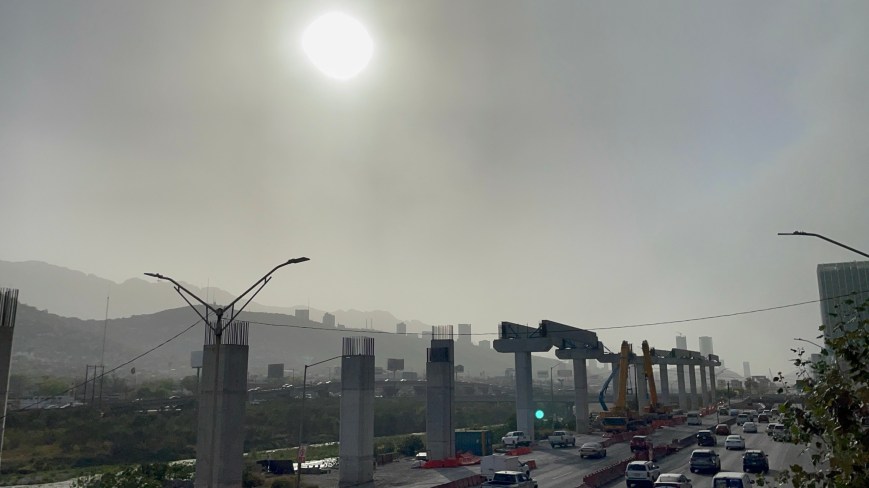 ¡Caos en Nuevo León! Ventarrones e incendios paralizan la ciudad