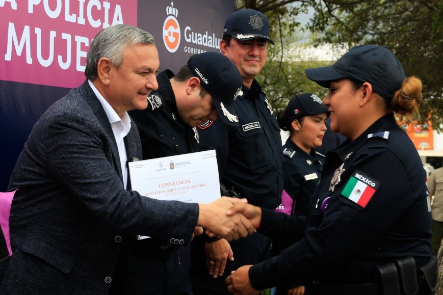 Anuncia Guadalupe nuevo aumento a  policías