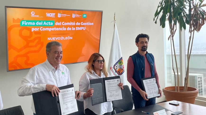 Firman CONOCER y Movilidad acuerdo para certificar motociclistas
