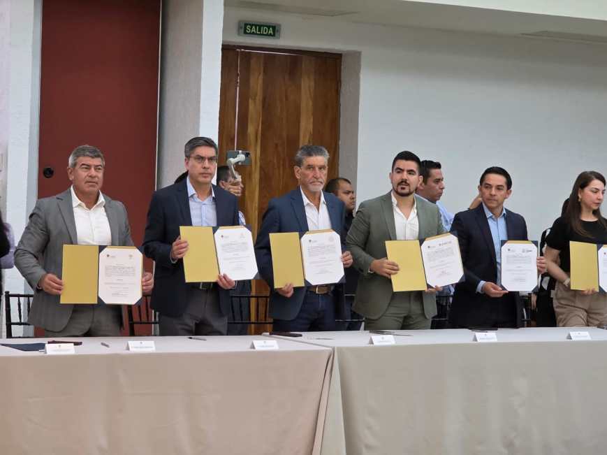 Firma Guadalupe acuerdo con la UANL para otorgar becas en nivel superior