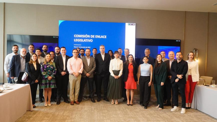 Dialoga Waldo Fernández con empresarios sobre reformas clave en sostenibilidad