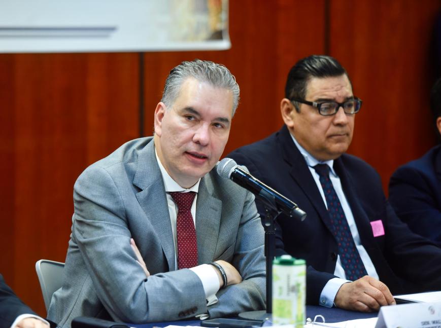 Encabeza Waldo Fernández foro sobre semiconductores: “son el acero del siglo XXI”