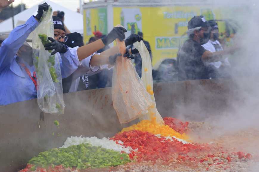 Hace historia Guadalupe con récord mundial de la Discada más grande