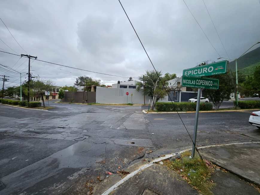 Agiliza Guadalupe vialidad de Contry La Silla con cierre de retornos