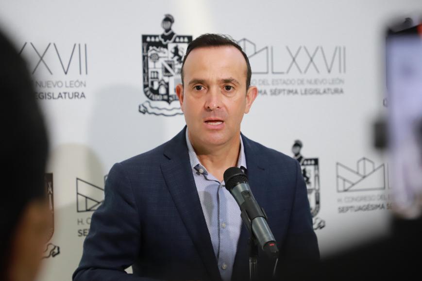 Advierte Carlos de la Fuente que está en riesgo sede del Mundial 2026