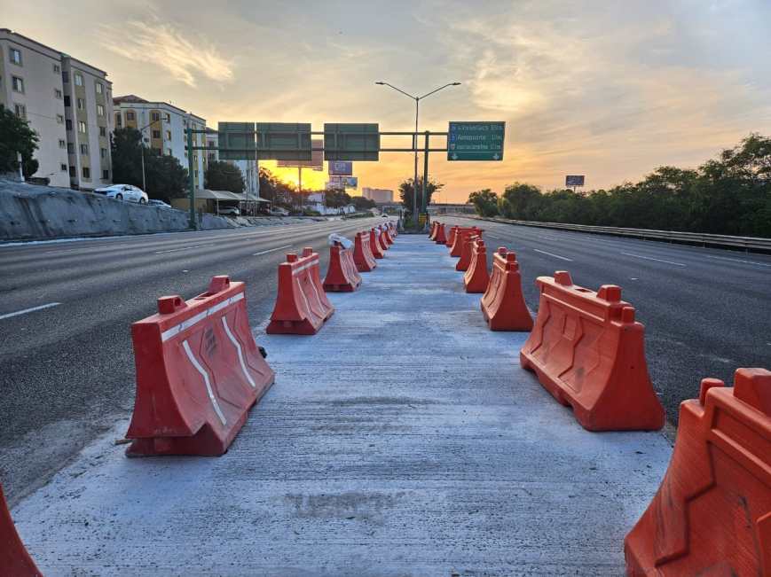 Habilitan carril de contraflujo en Morones Prieto para agilizar vialidad