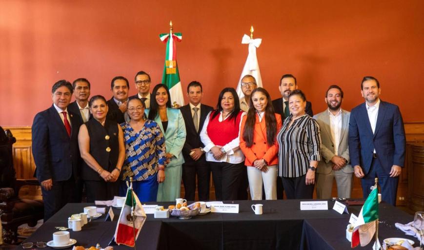 Refrenda Miguel Ángel Flores Serna compromiso con un Gobierno de Puertas Abiertas