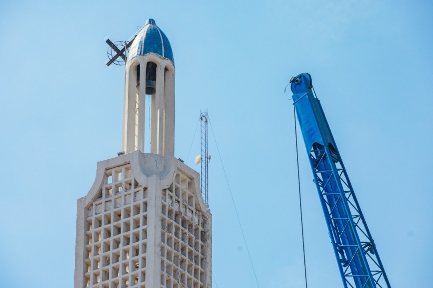Apoya Gobierno de Guadalupe retiro seguro de cruz en parroquia