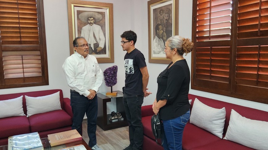 Se solidariza Escobedo con joven cuya motocicleta fue robada