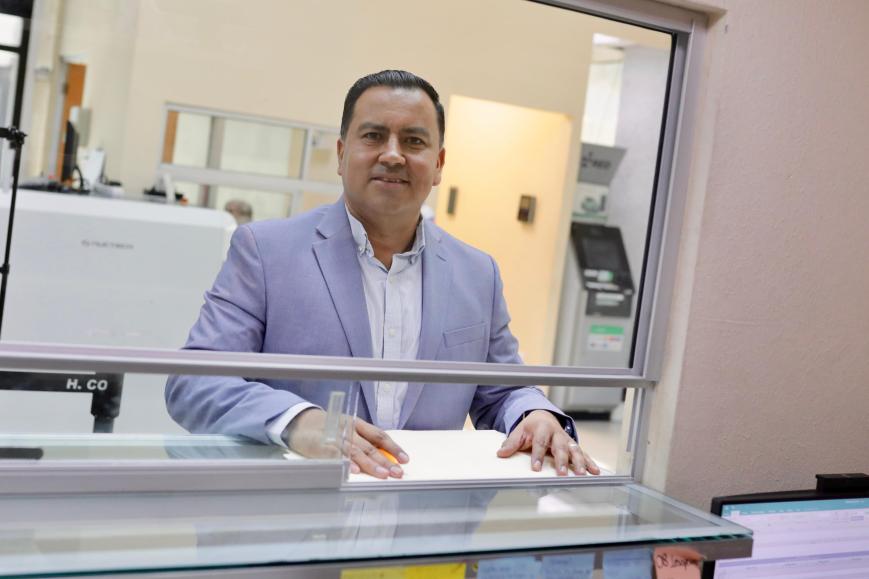 Busca José Manuel Valdez garantizar educación a adultos mayores