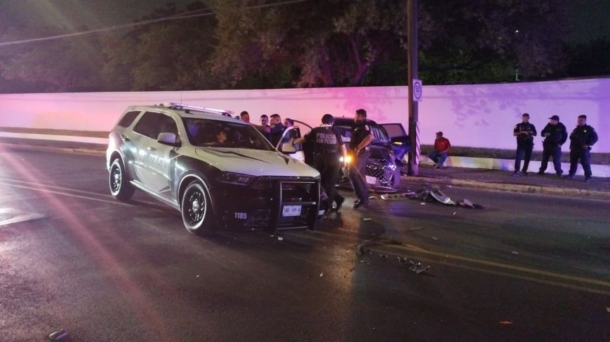 Detienen a hombre por huir y chocar contra patrulla de San Pedro; dos policías resultaron lesionados