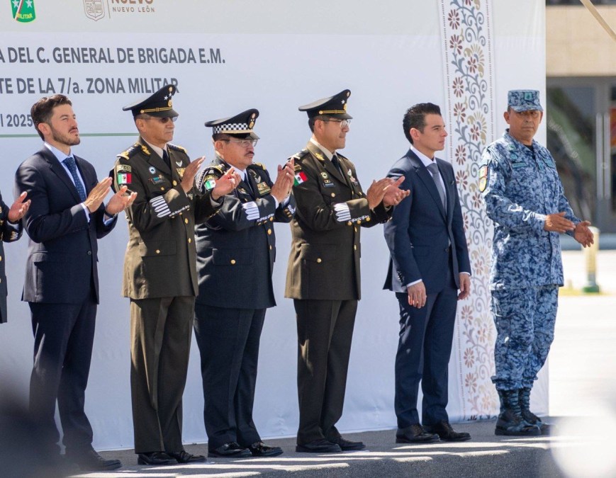 Respalda Miguel Flores a nuevo comandante de la Séptima Zona Militar