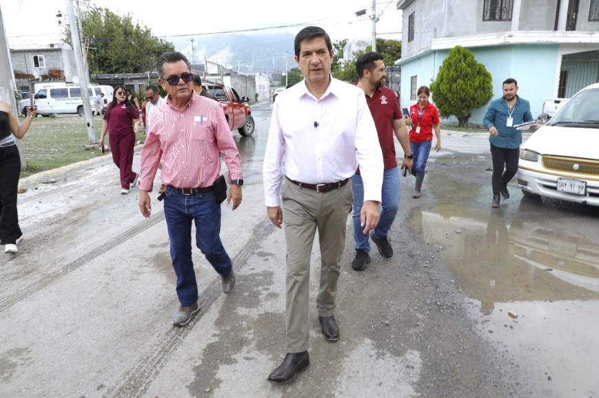 Brinda Escobedo atención directa a familias afectadas por lluvias