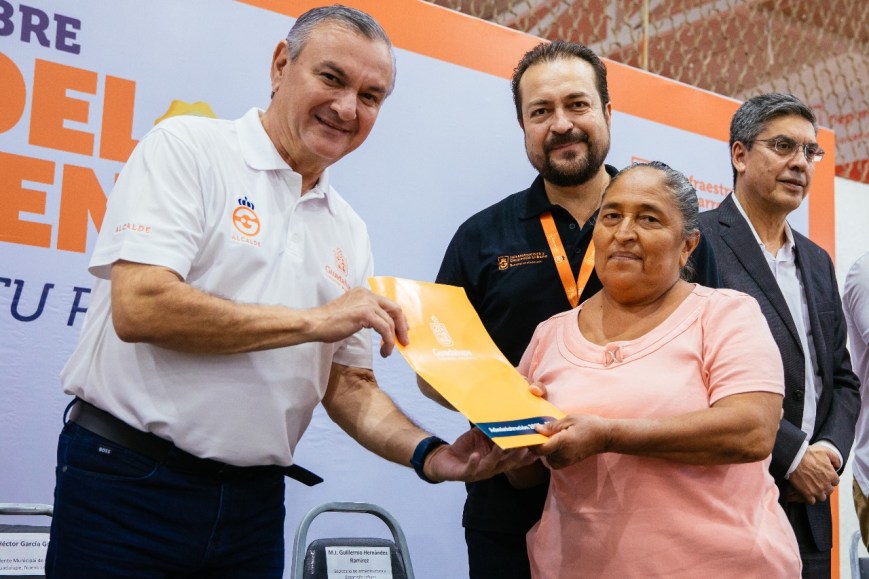 Entregan 3 mil 500 testamentos gratuitos en Guadalupe