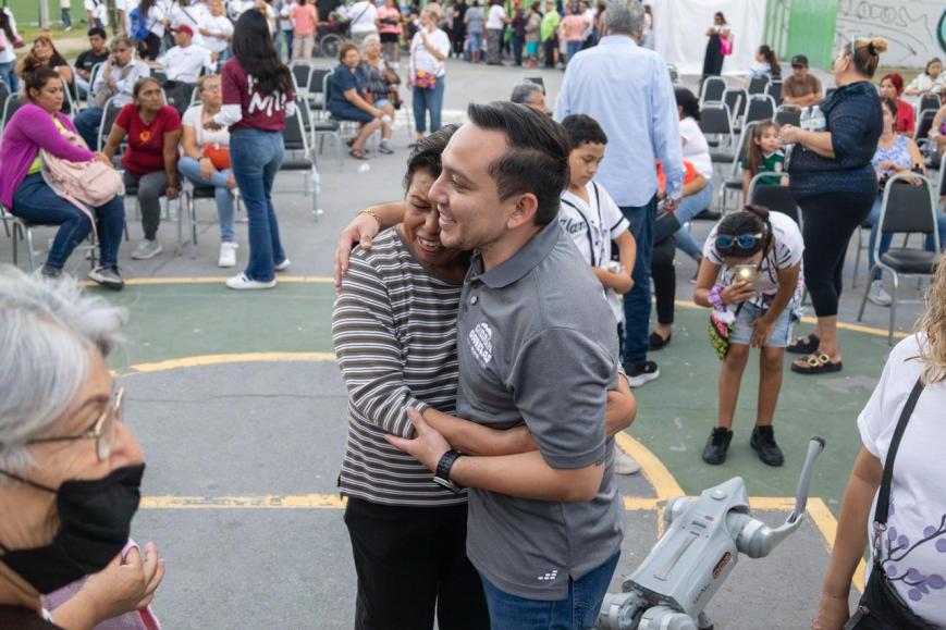 Realizan Escritorio Callejero en Monterrey con más de 400 beneficiados