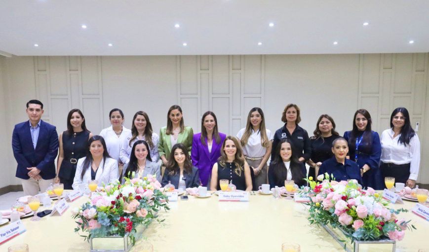 Encabeza Gaby Oyervides reunión de seguimiento con encargadas de los DIF municipales