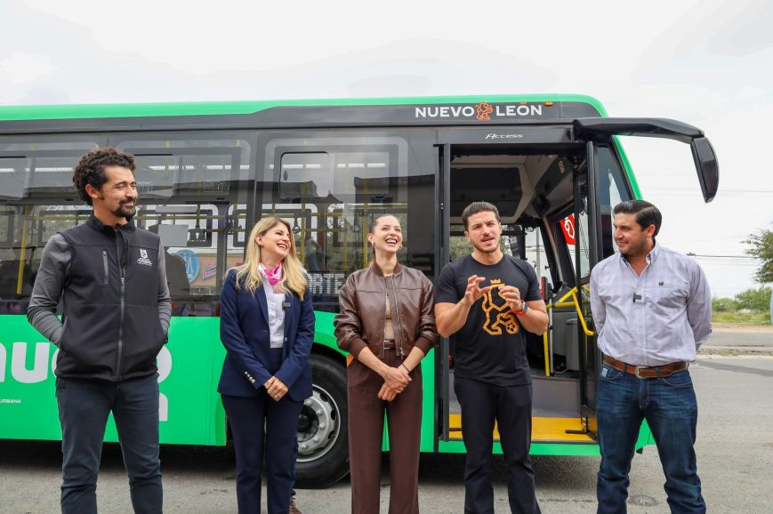 Entregan nuevas unidades de transporte para mejorar la movilidad en Salinas Victoria
