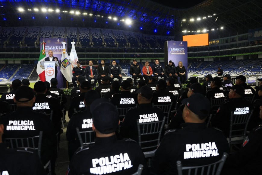 Promueven a 56 policías en Guadalupe