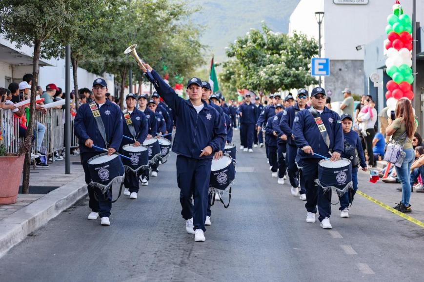 Participan más de 3 mil sampetrinos en el desfile conmemorativo de la Revolución Mexicana