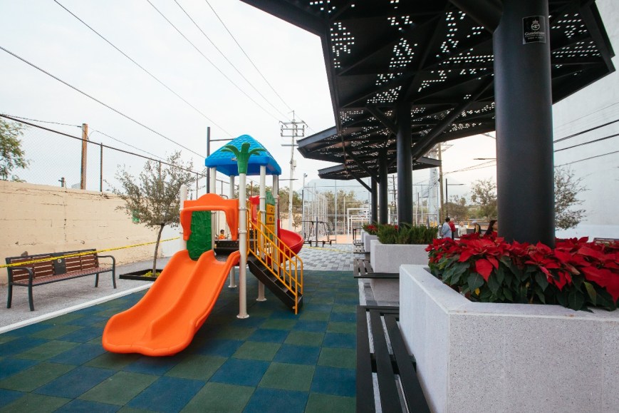 Estrena Guadalupe plaza en colonia Libertad