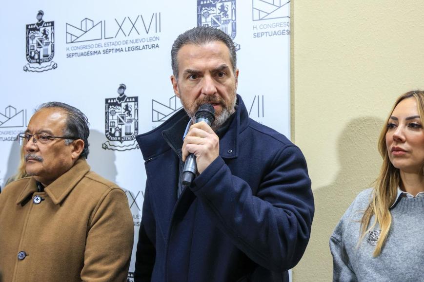 Niega Congreso deuda a Adrián de la Garza y desecha dictamen