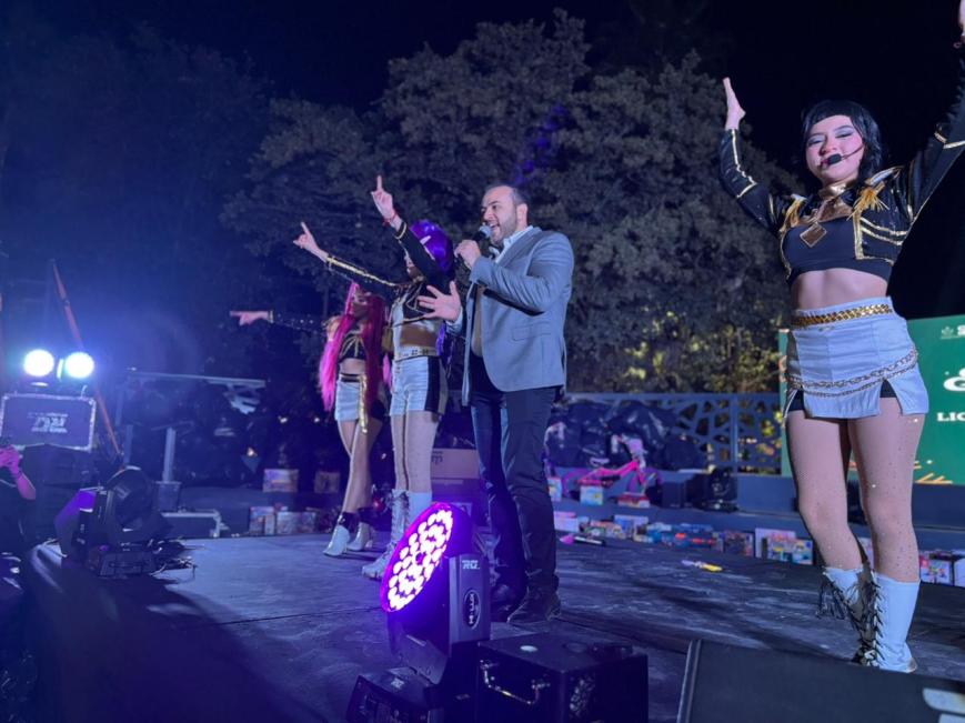 Ciénega de Flores celebra la Navidad con la reapertura de su nueva Plaza Principal