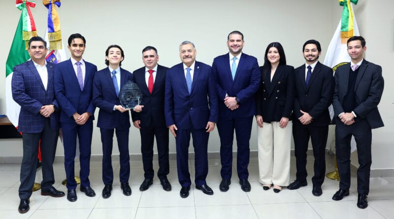 Ganan estudiantes de la UANL concurso internacional de arbitraje